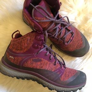 Woman’s Hiking Shoes